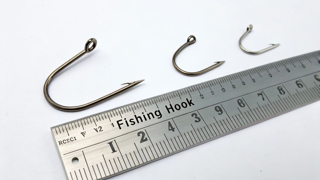 What size hooks are best for surf fishing