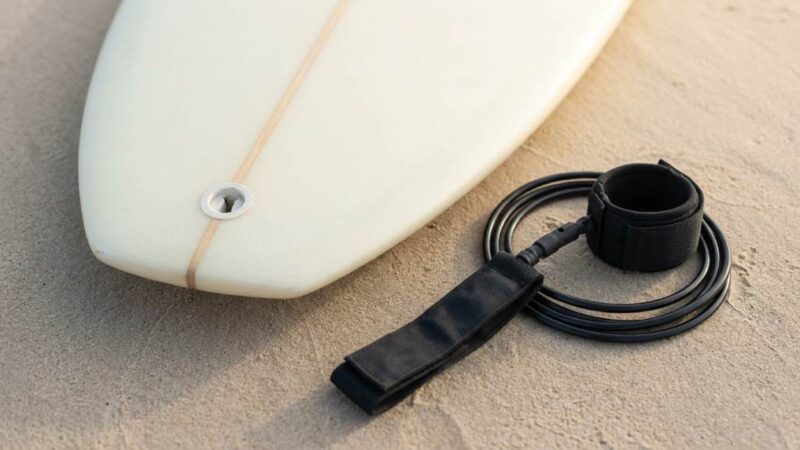 How to Attach an Abahub Surfboard Leash